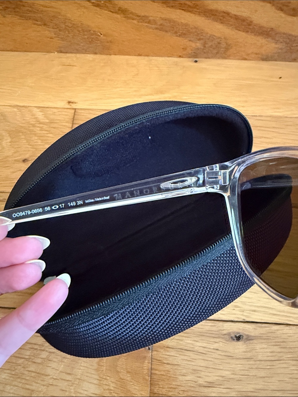Oakley Manorburn Sunglasses - Picture 2 of 4